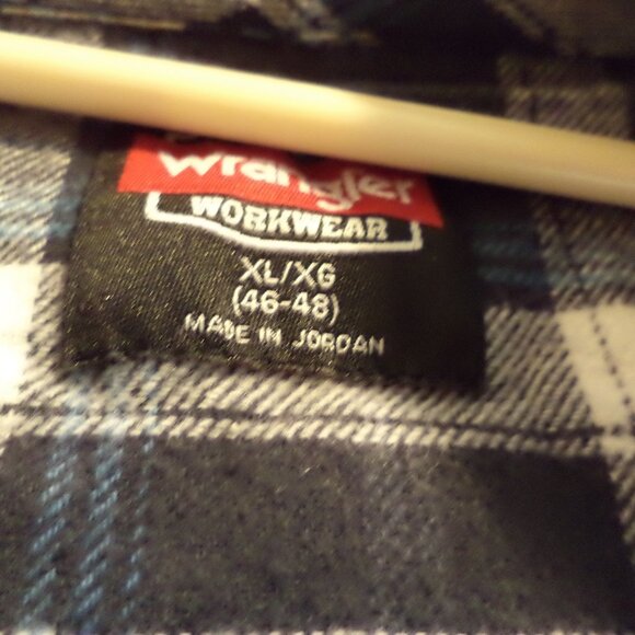 Men's WRANGLER Navy Workwear Snap Front Jacket with Grey Hood - Size: XL - Picture 2 of 9
